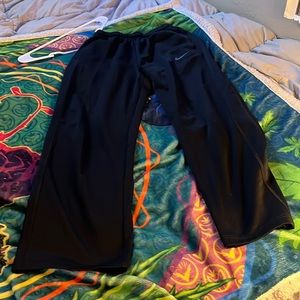 Nike therma-fit sweatpants youth xl